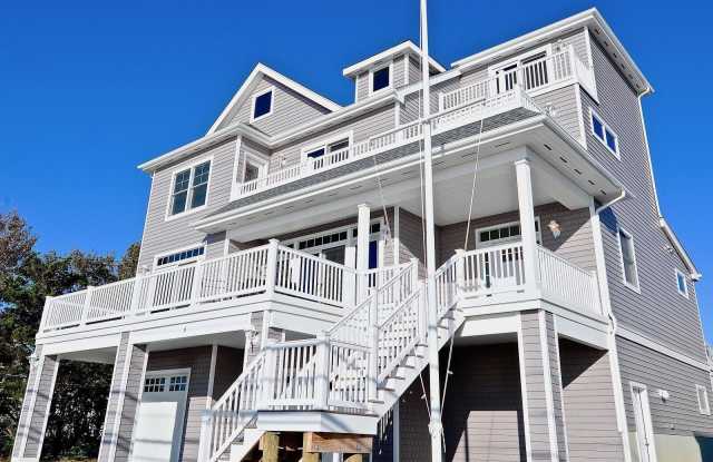 Photo of 6 N Bayview Avenue