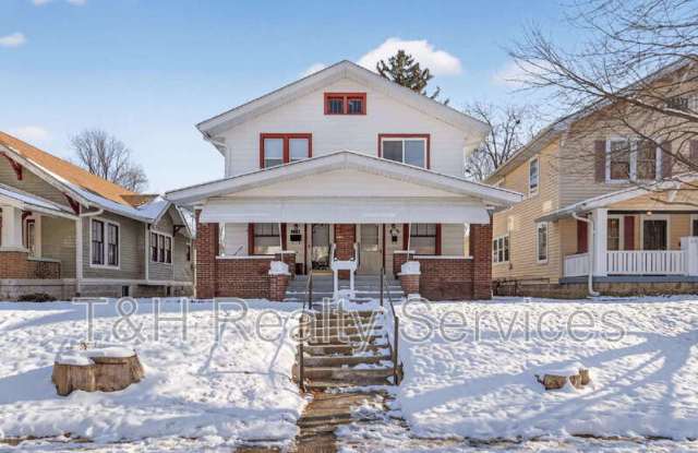 Photo of 517 North Riley Avenue