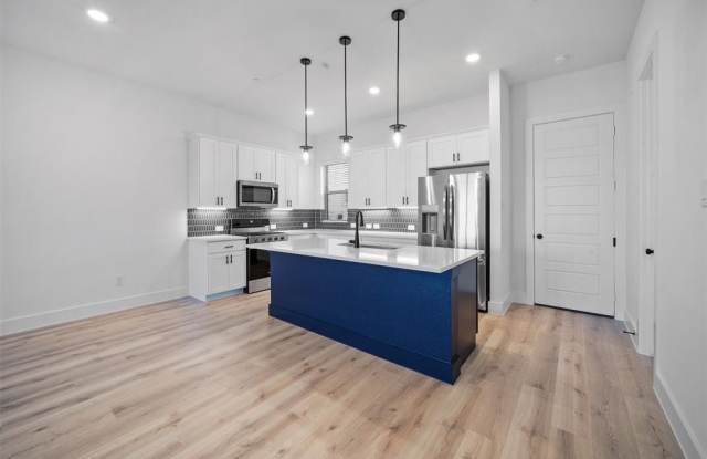 1216 Eureka Springs Street