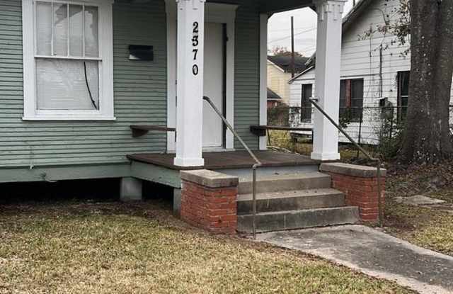 This recently updated 1 bedroom 1 bath home is move in ready. Call 832-509-7341 today to schedule a showing!