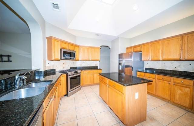 1100  Saint John CT