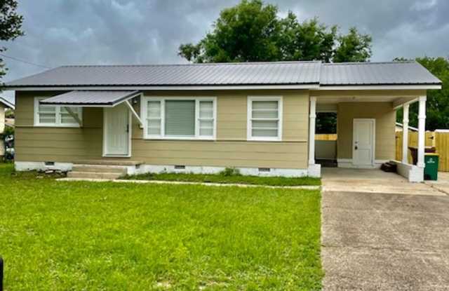 Photo of Cute beach bungalow in Biloxi, MS!