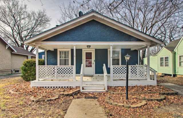 Newly remodeled, fully furnished adorable bungalow in a great location!