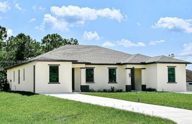 1516/1518 W 12th Street