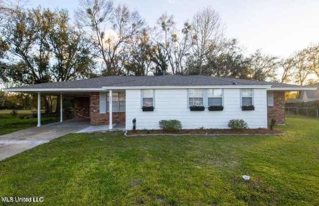 111 Charleswood Lane