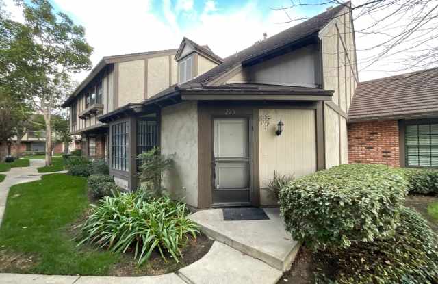 The Gables Townhomes: 2 Bed 2.5 Bath Attached Townhouse