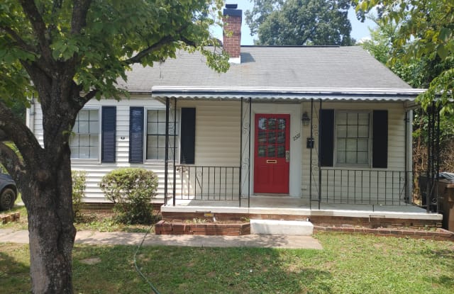 2327 Lawson Ave - 2327 Lawson Avenue, Knoxville, TN 37917