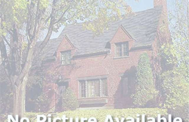 916 NW 6th Street