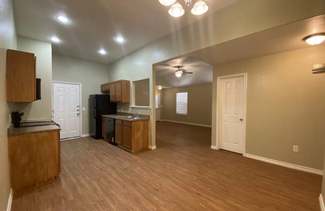 640 Pleasanton unit: A