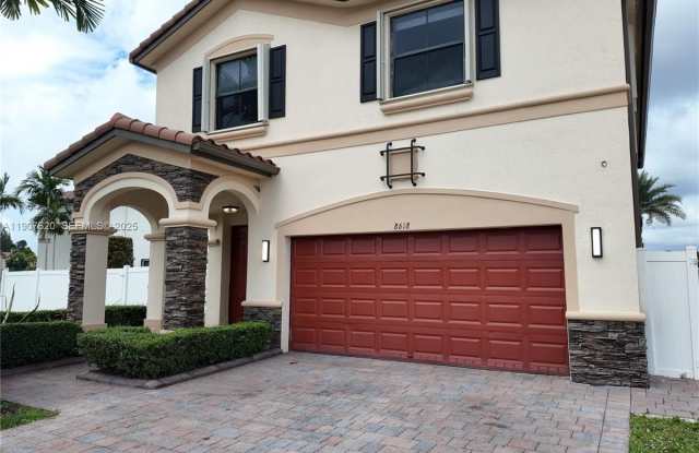 Photo of 8618 W 33rd Ave