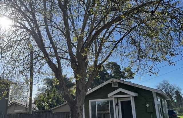 1660 Jennings Avenue