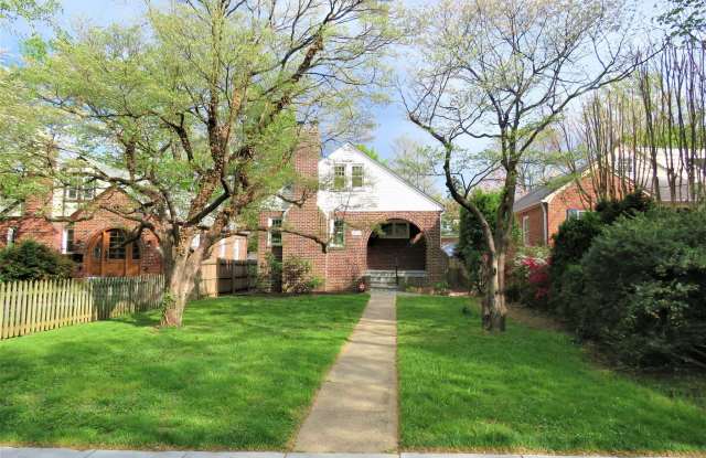 4823 WESTERN Avenue NW