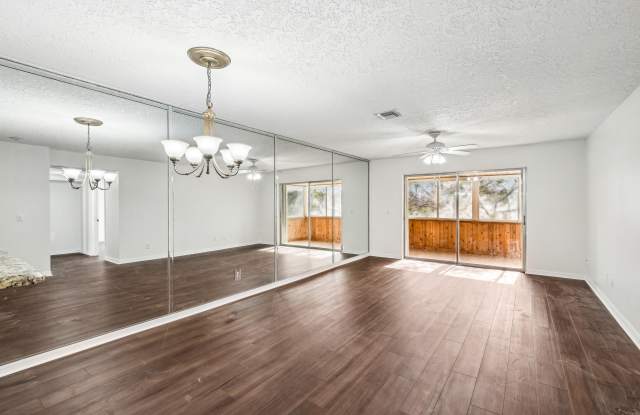 12012 Greenway Circle S