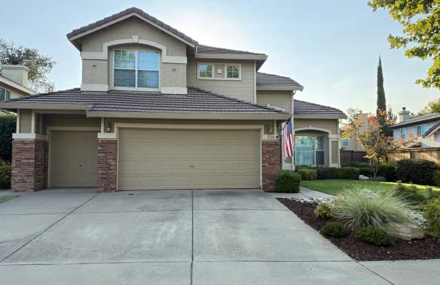 556 Fifteen Mile Dr
