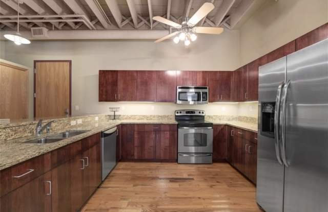 635 West Lakeside Avenue