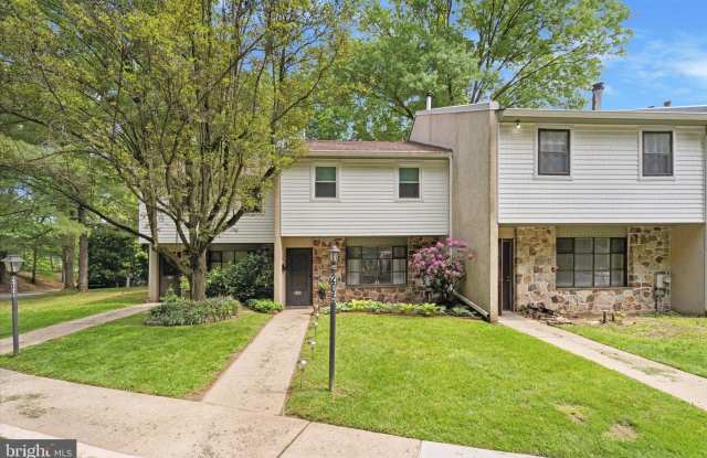 205 WOODSIDE Circle