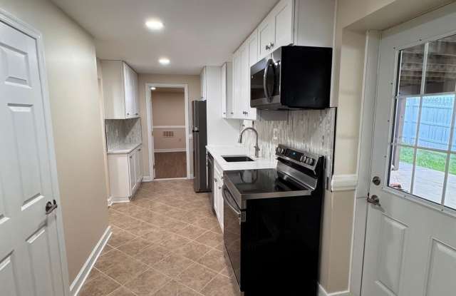 Photo of 14789 EDISON Court