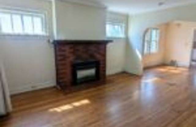 1307 N 20th Ave E – Available Now!