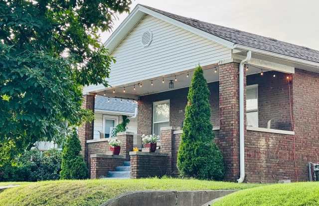 Photo of 729 W Vine St