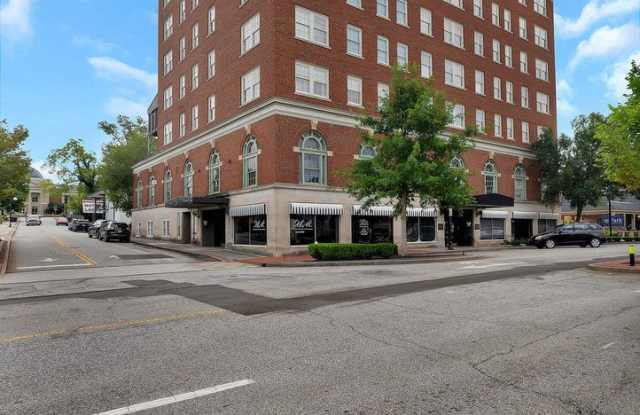 Photo of 402 North Main Street