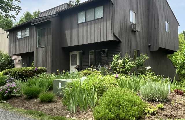 5 Lexington Green