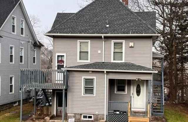 Photo of 253 North Main Street