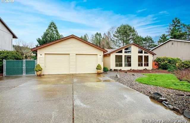 One level Immaculate Condition Ranch -Huge fenced backyard - Happy Valley! photos photos