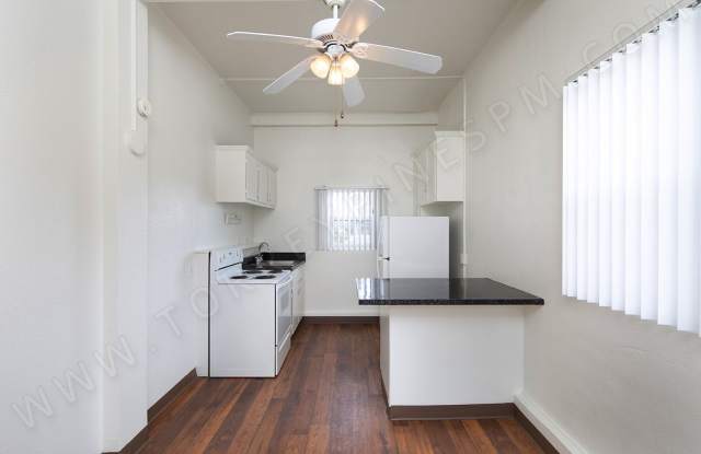 North PB/Bird Rock 1 Br Across the Street from Tourmaline Beach!