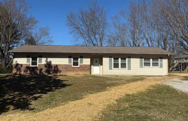 Newly Renovated 3-Bedroom Home with Fenced Backyard and Covered Patio in Cookeville