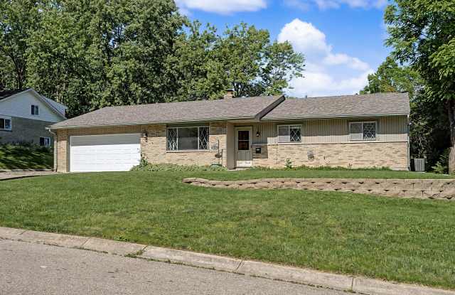 819 Gleneagle Dr