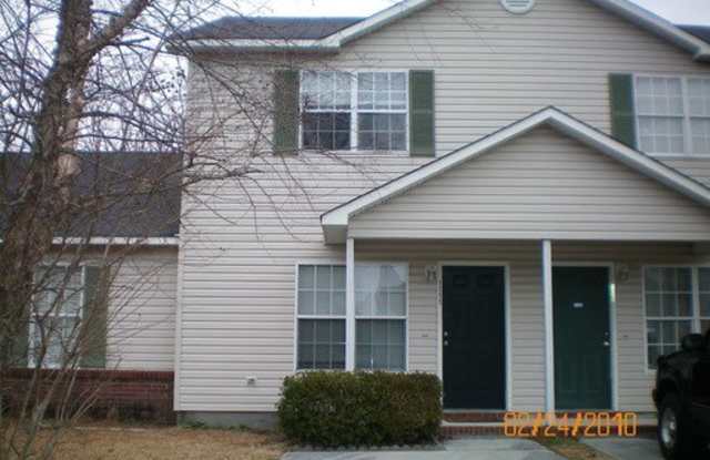 2 Bedroom Townhouse Close to Camp Lejeune!! - 1111 Pueblo Drive, Piney Green, NC 28546