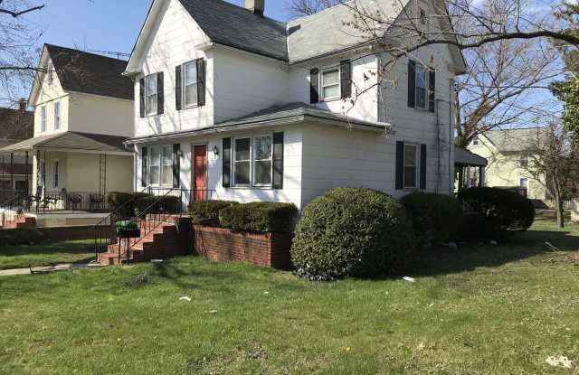 $500 off 1st Month!!! Charming Three-Bedroom Home in Cedmont!