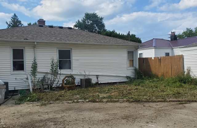 3813 Larchmont Street