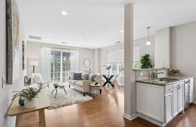 443 2nd St