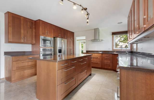 775 HARMON Boulevard