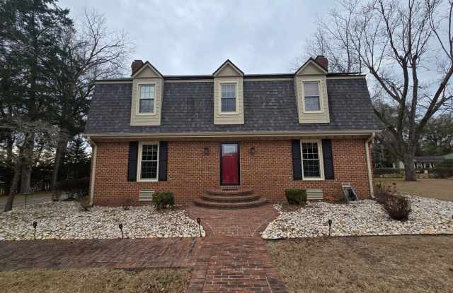 409 N Fulton St ~ Raeford