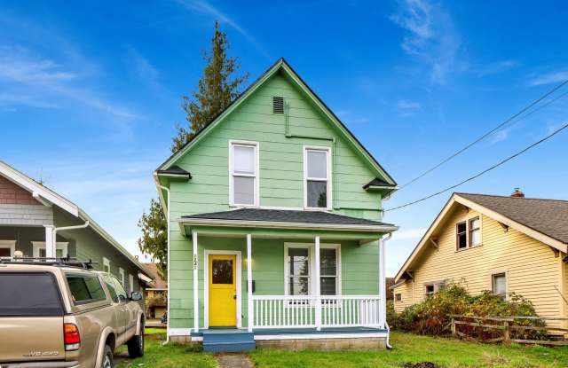 Photo of $1,000 Grocery Store Gift Card! 4 Bedroom, 1 bathroom Home in the York neighborhood for Rent!