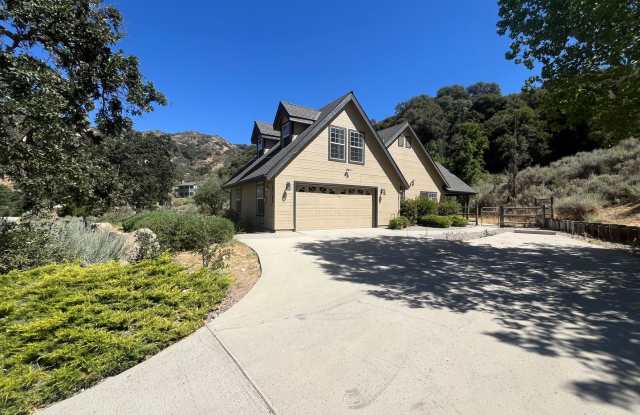 3 Bed 2 Bath House in Bear Valley Springs!