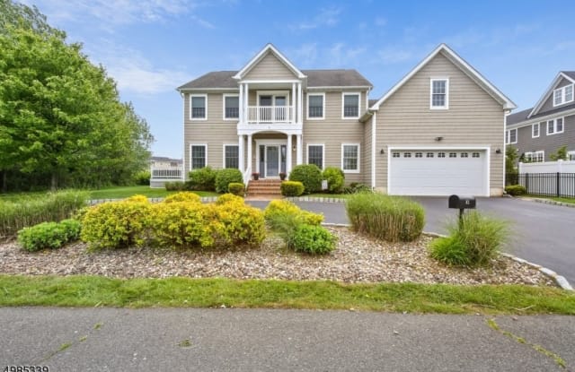 32 Meredith Ct - 32 Meredith Ct, Monmouth Beach, NJ 07750