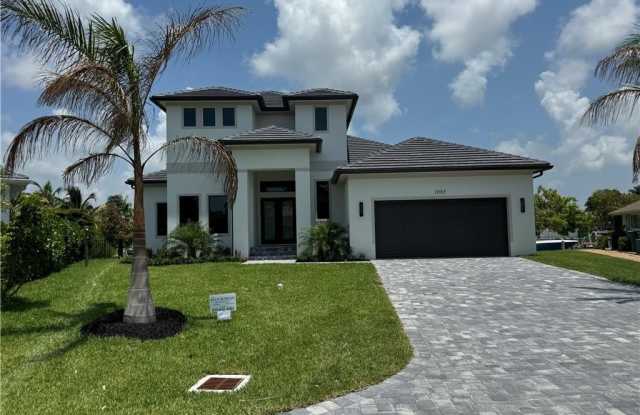 1083 Old Marco LN