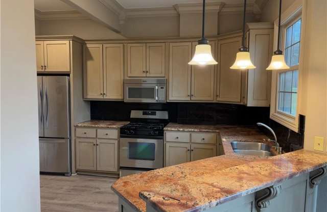 2509  S Everest  AVE