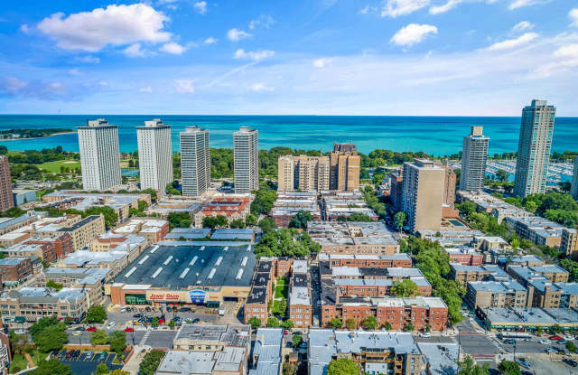 3521-29 1/2 N Broadway