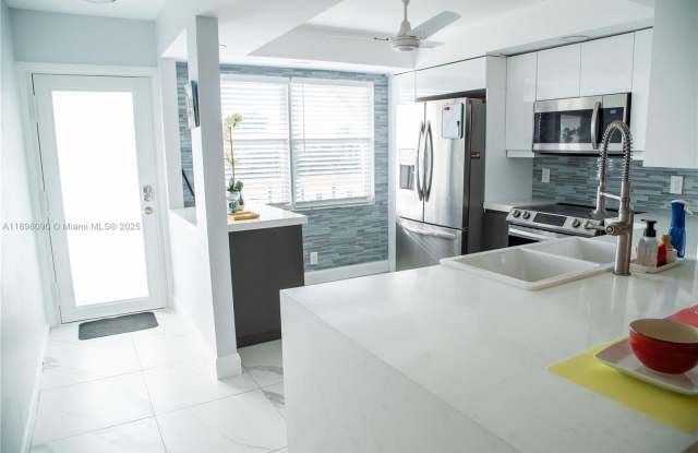 Photo of 2304 Lucaya Ln