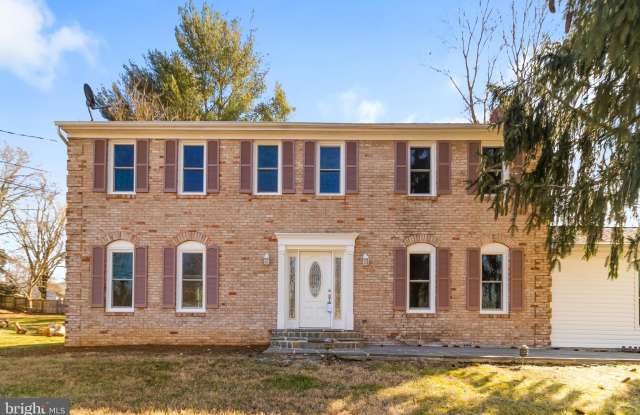 717 PEBBLESTONE COURT