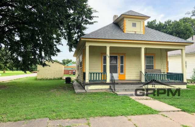 539 E 3rd