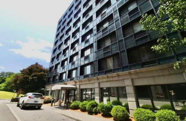 300 Broad Street