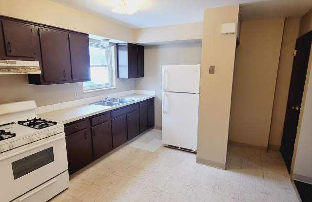 Photo of 1600 10th St Ne