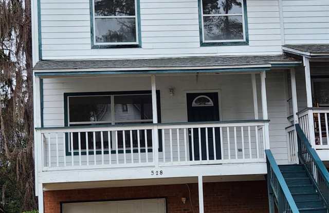 528 COLLINSFORD Road