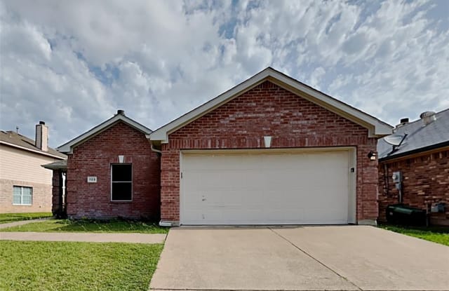 723 W Milton Drive - 723 West Milton Drive, Arlington, TX 76001