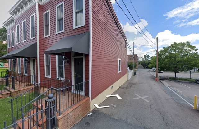 Beautiful 2bd 2.5 bath home!